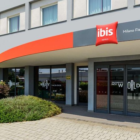 Hotel Ibis Milano Fiera Lainate Esterno foto