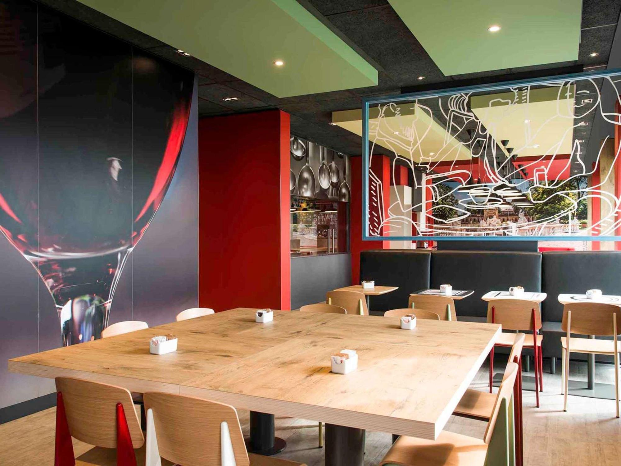 Hotel Ibis Milano Fiera Lainate Esterno foto