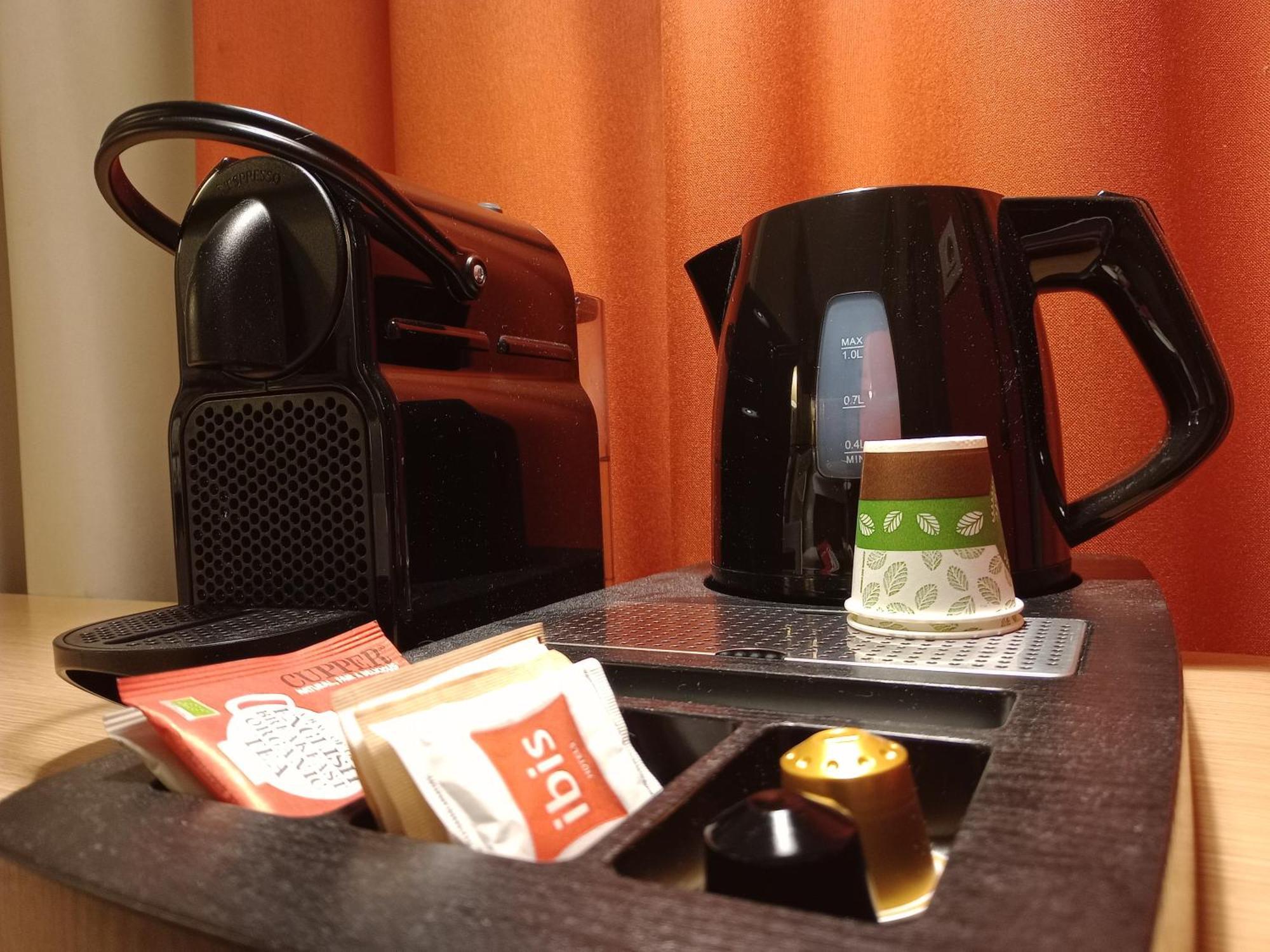 Hotel Ibis Milano Fiera Lainate Esterno foto
