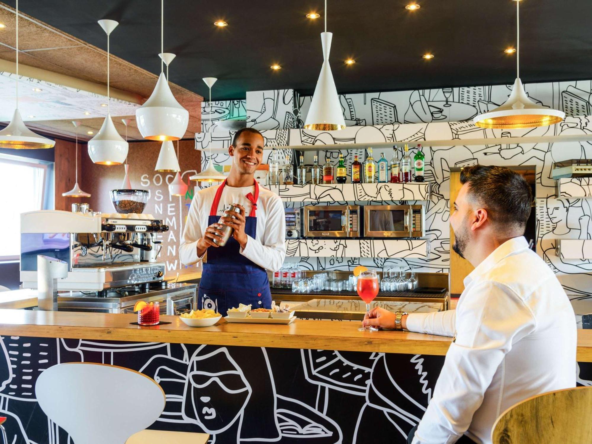 Hotel Ibis Milano Fiera Lainate Esterno foto