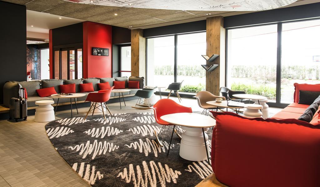 Hotel Ibis Milano Fiera Lainate Esterno foto