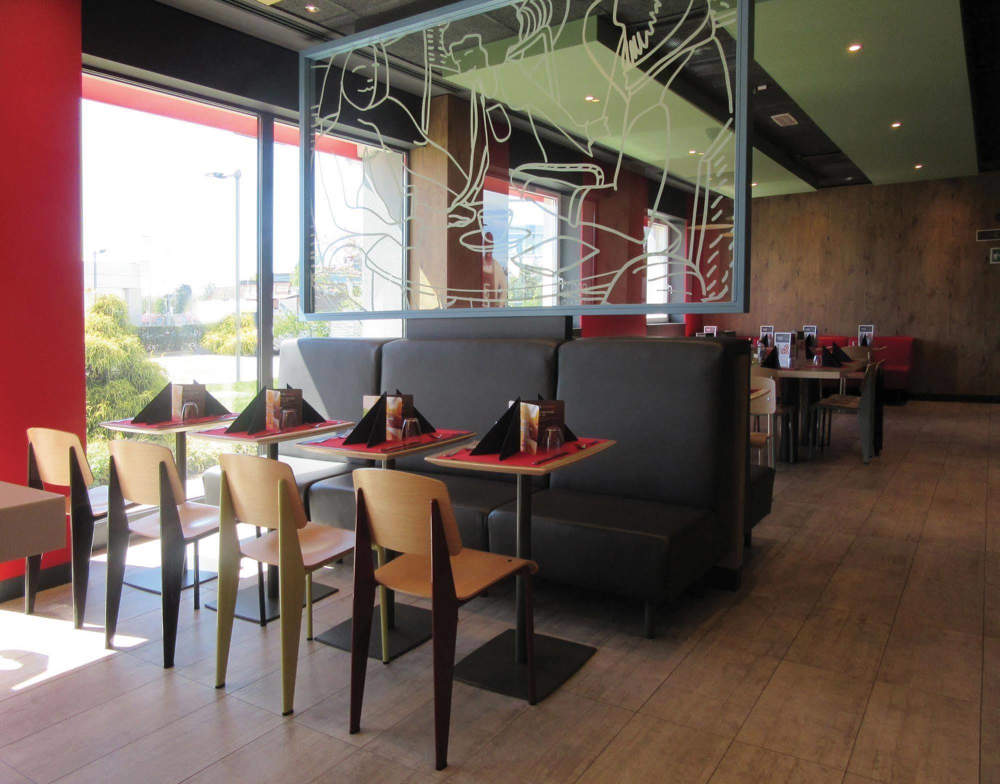 Hotel Ibis Milano Fiera Lainate Esterno foto
