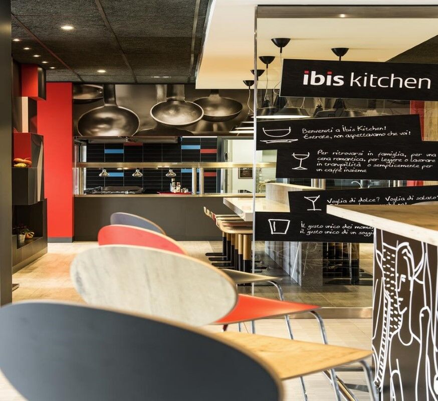 Hotel Ibis Milano Fiera Lainate Esterno foto